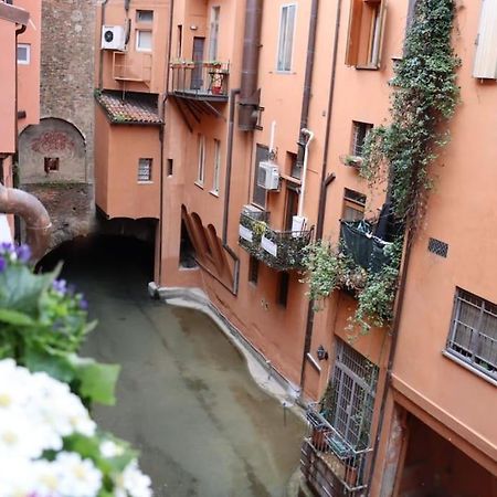 Little Apartment Over The Canal Bologna Luaran gambar